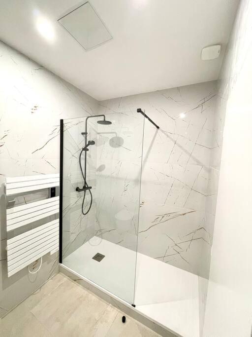 Appartement Moderne + Parking A 50M De La Mer La Ciotat Bagian luar foto